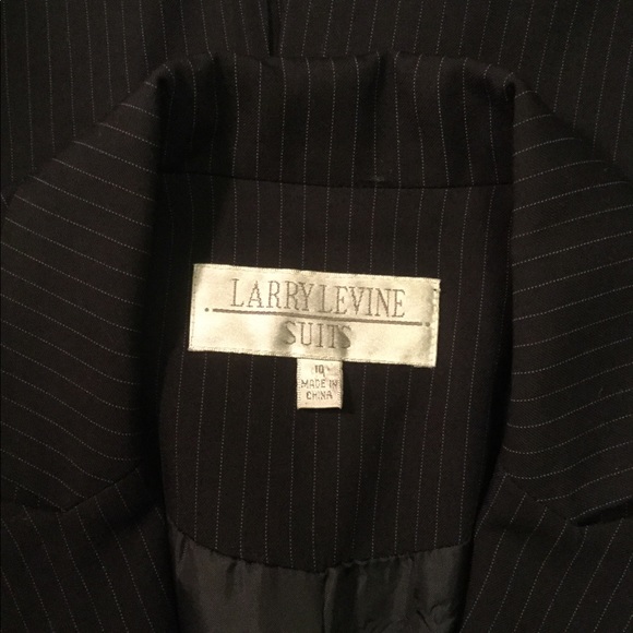 LARRY LEVINE PINSTRIPED 2 PIECE BLACK PANT SUIT - Picture 10 of 10